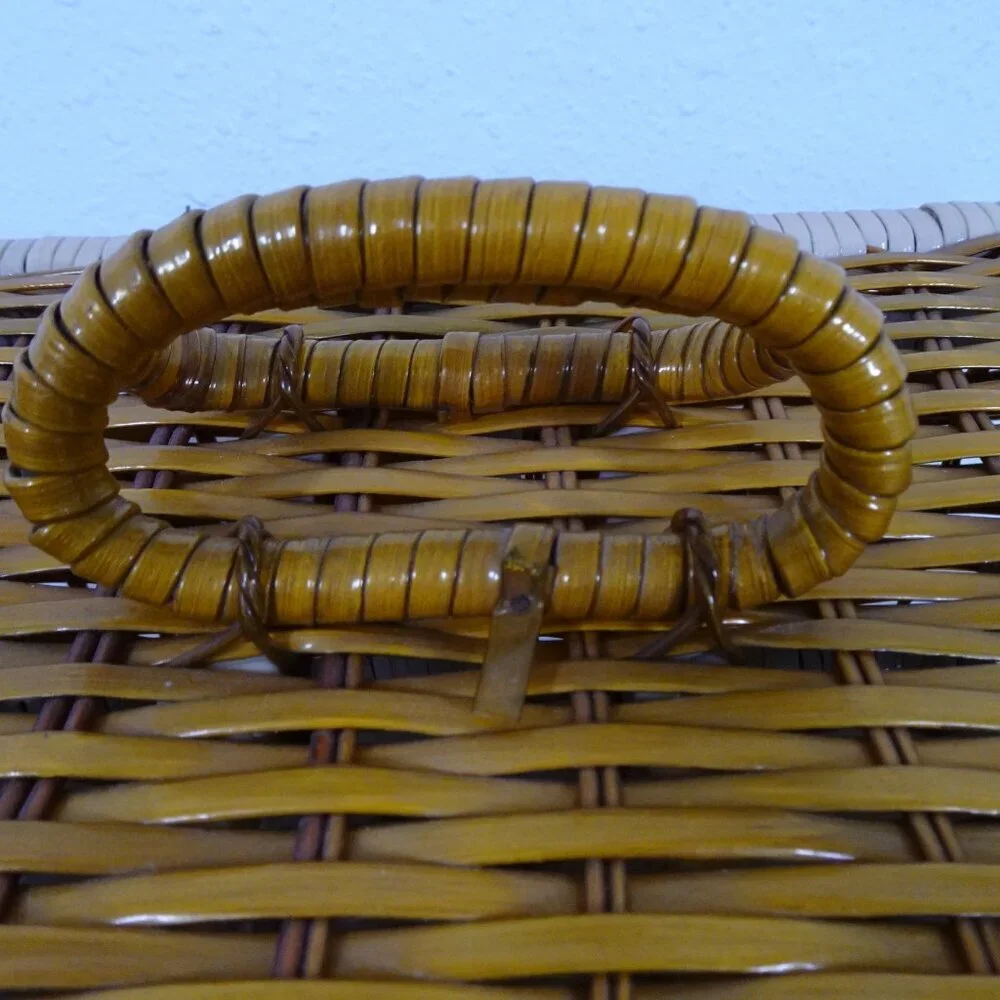 N/A plastic wicker